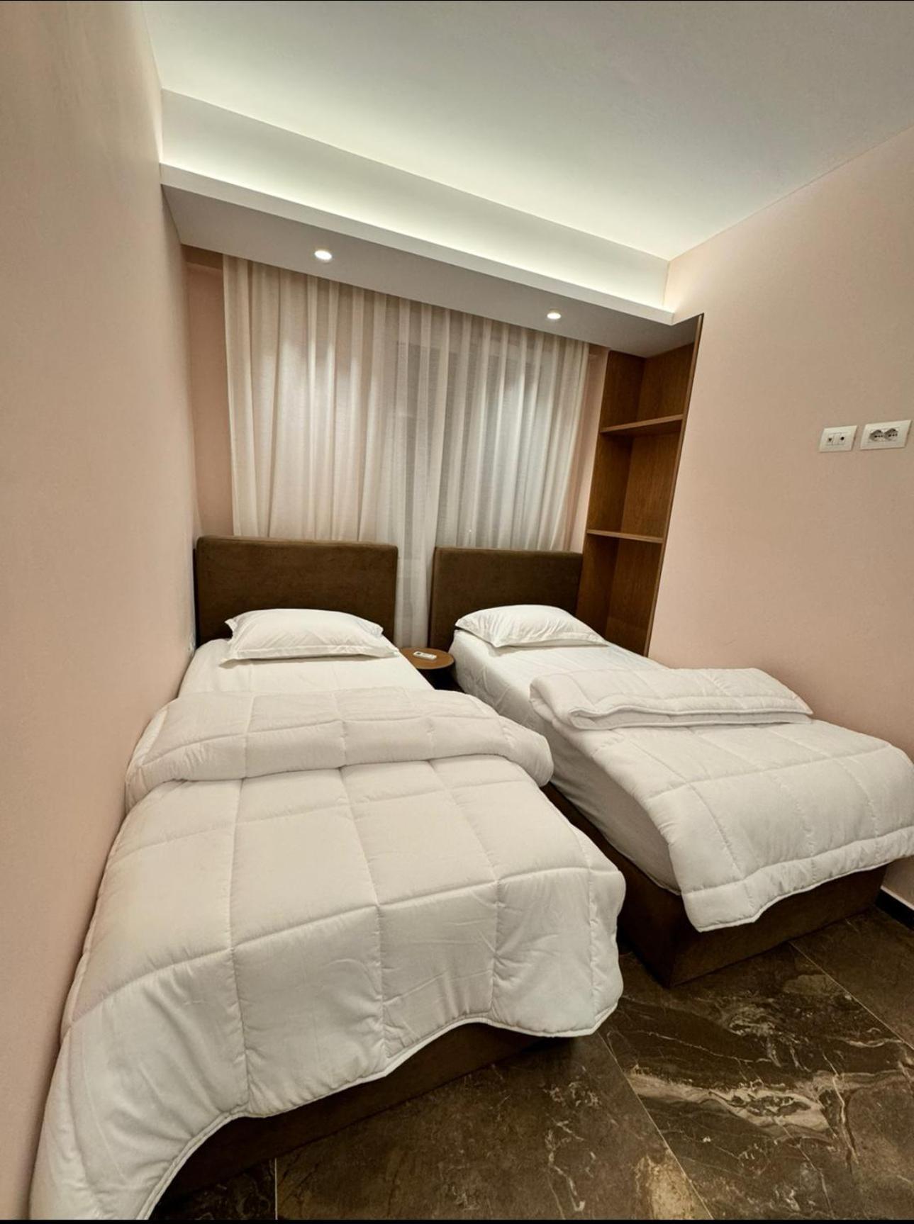 Agate City Center Apartment ติรานา ภายนอก รูปภาพ