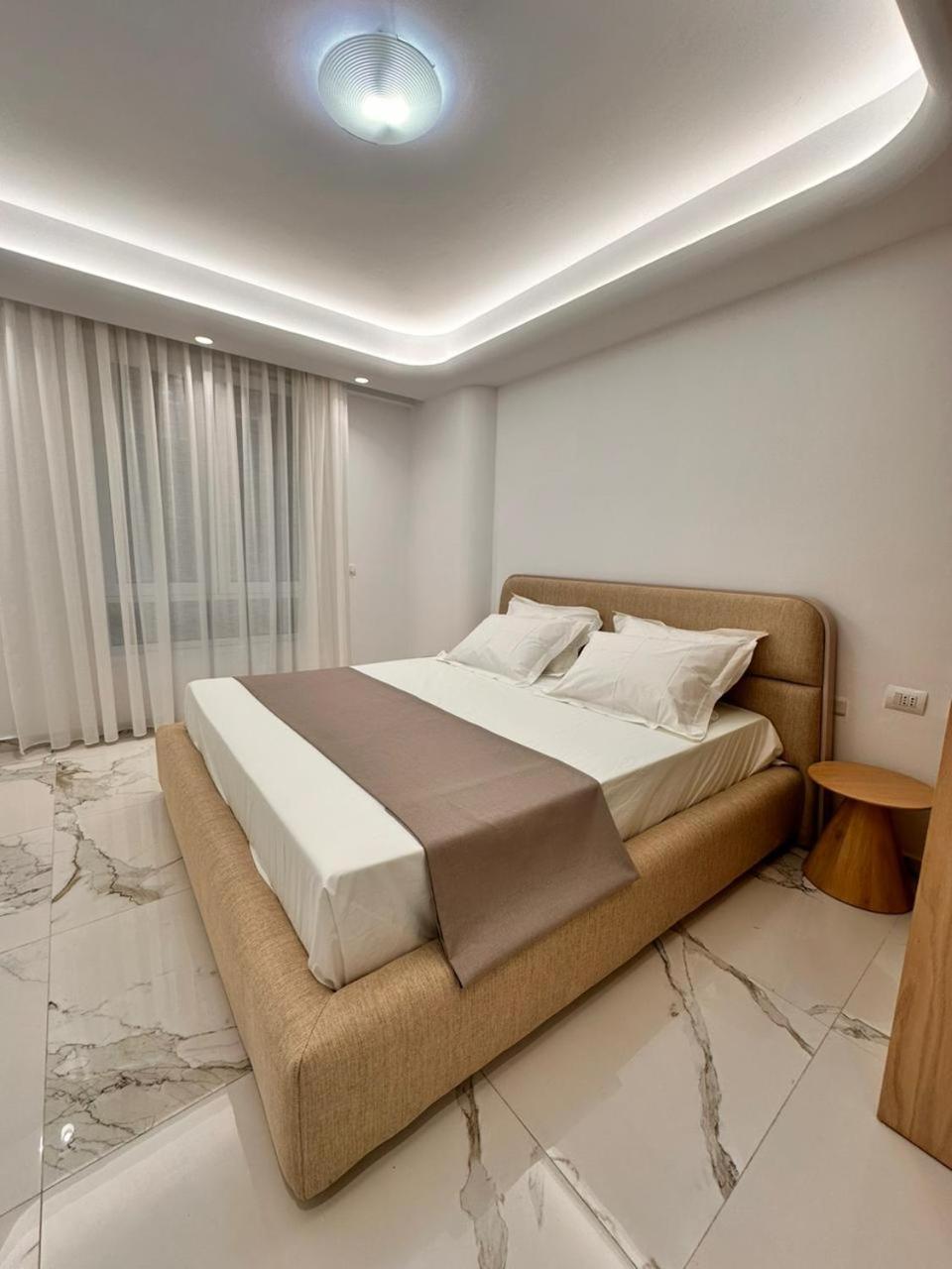 Agate City Center Apartment ติรานา ภายนอก รูปภาพ
